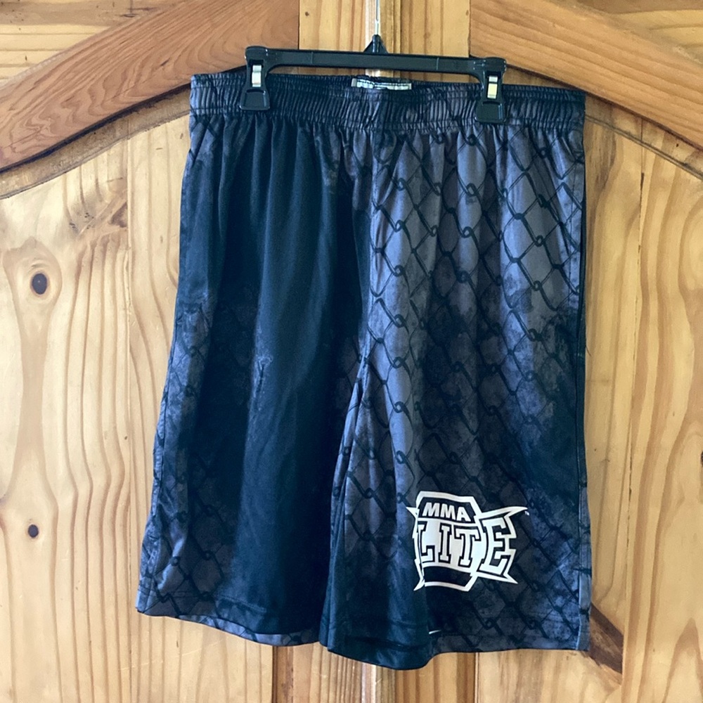 Men’s MMA ELITE black gray cage athletic shorts size M